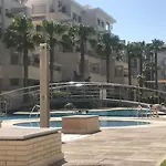 Fabulous Apartment With Large Pool Near Beach
