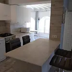 Beachstyle Villa Grace Apartment