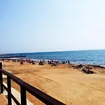 Cozy Studio In Torrevieja, Estudio Tamarindo