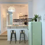 Belleza Y Estetica Modernista En Pleno Centro