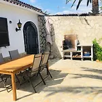 Casa Con Jardin En Denia