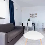 Breathtaking View 2-Bedroom Apartment