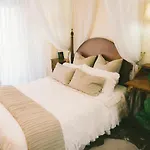 Bright Apartment In The City Center