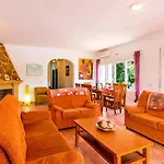 Villa Bentley By Villa Plus