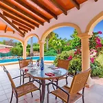 Villa Bentley By Villa Plus