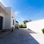 Arenas House