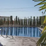 Fantastic 2 Bedroom Fully Furnished Modern Apartment In Walking Distance To All Amenities