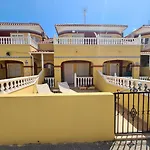 2 Bedroom Property In Closed Urbanisation