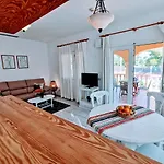 0302 - Villa Pera