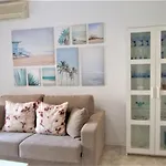 Cosy Bungalow Near Beach