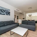 Villa Acacia