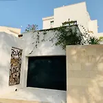 La Vie Est Belle