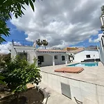 Villa Con Piscina A Un Paso De La Playa