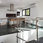 Villa Lynn