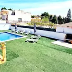 Agradable Villa Con Piscina Y Bbq.