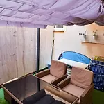 Cozy Apartment 200M From The Beach