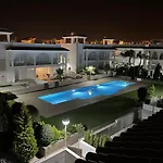 Fortuna Penthouse With Roof Terrace, Ac And Pool