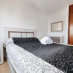 Gerona Sea View Apartments