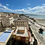 Sea Breeze Apartments First Line By The Sea