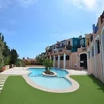 Casa De Diseno Con Piscina Y Preciosas Vistas Al Mar