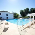 Magnificient Rural Home With Pool And Bbq