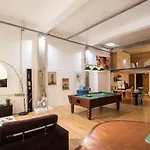 Very Cool Duplex Loft. Billard. Piano. Patio. Centric.