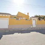 Agradable Villa Con Piscina