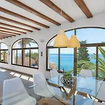 Villa Jaconne - PlusHolidays