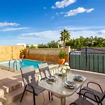Amazing Home In Orihuela With Kitchen