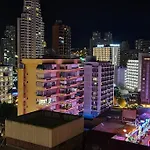 Gerona Apartment On The Strip With Pool & Parking
