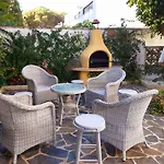 House In The Center Of Albir, 2 Min Walk From The Beach