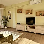 Cozy Apartment With Sea View