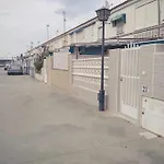 Apto Con Terraza Y 2 Dormitorios. 600 Megas Wifi.