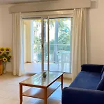 La Riviera Vyb