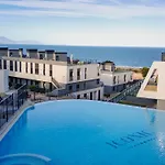 Iconic Sea Views Luxury Apartment