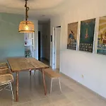 Idyllisches Ferienhaus Mit Gemeinschaftspool & Ruhiger Meerlage