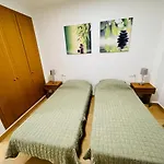 Schoene Unterkunft Mit Pool Und Terrasse.