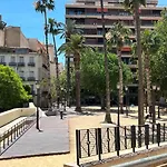 New! Cosy Two Bedroom Apartment By The Beach