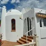 Villa Totalmente Independiente Con Piscina Comunitaria