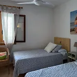 Acogedora Casa En Denia Con Vistas Al Mar.