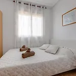Apartment Ramon Gallud 204