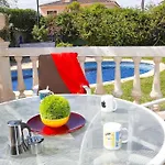 Great Home With Ac, Pool And Bbq