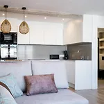 Modern Beach Apartment San Pascual