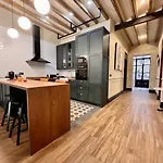 A Charming Stand And Stay Flat In Alicante