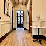 A Charming Stand And Stay Flat In Alicante