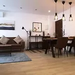 New Alexandra Apartment, 2 Min 40 Sec From Beach