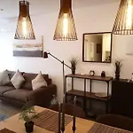 New Alexandra Apartment, 2 Min 40 Sec From Beach
