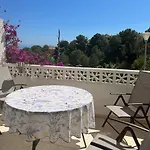 Seaside 2 Bedroom Home With Pool