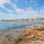 Reel Apartments- Walk To The Beach And Centre