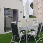 Bajo Con Jardin Con Acceso Directo A La Playa